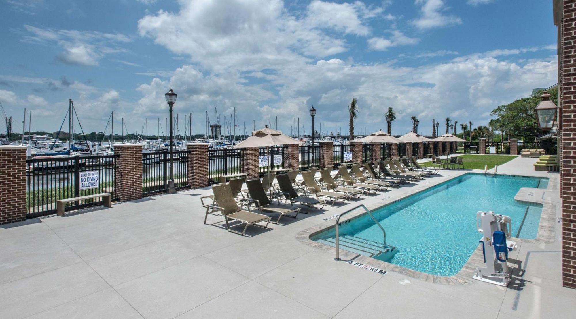 Hilton Garden Inn Charleston Waterfront/Downtown Eksteriør billede